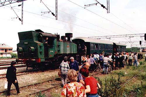 62-642 with a busy train
